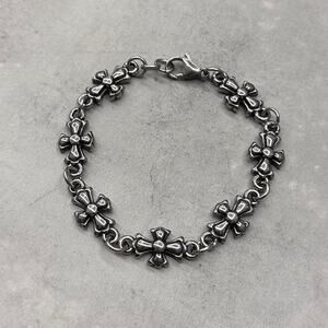 Vintage style chrome cross charm WMNS2